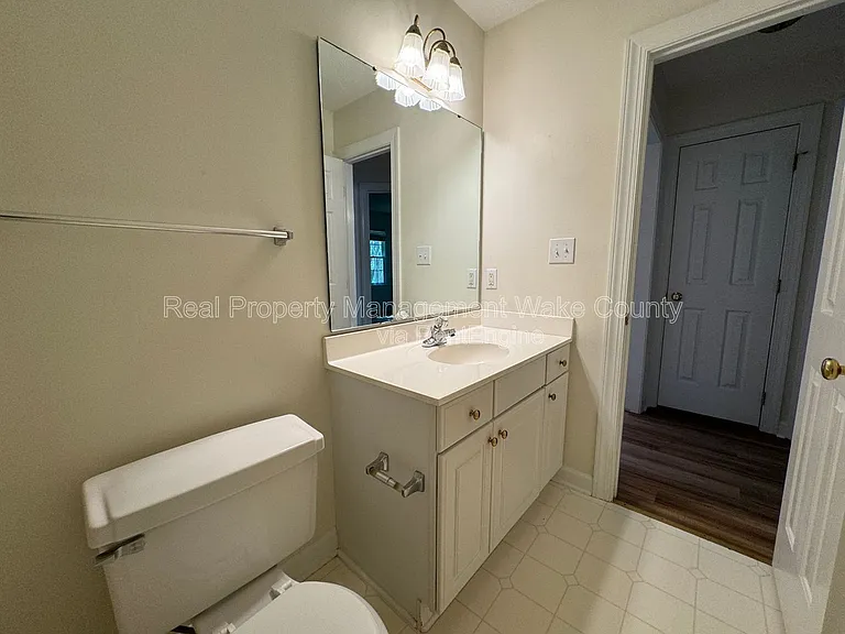 4328 Bartholomew Cir — Photo 22