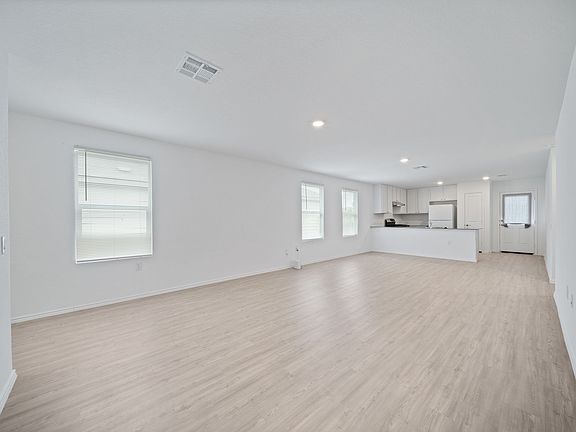 5th image of 4407 Glades Way