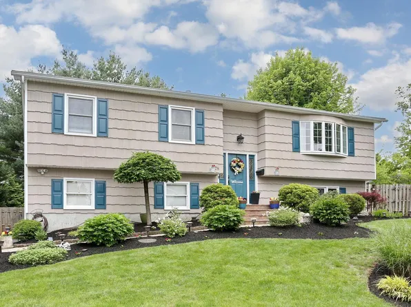 78 S Lilburn Drive, Garnerville, NY 10923