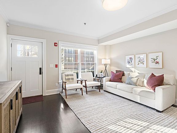 3rd image of 318 Grand St #1