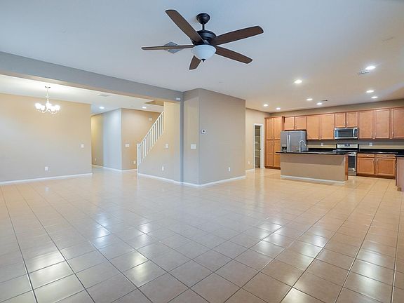 4th image of 2320 W Chinook Dr