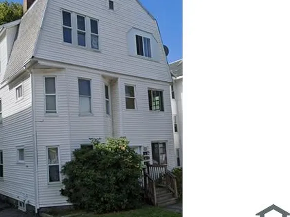 14 Ives St, Worcester, MA 01603