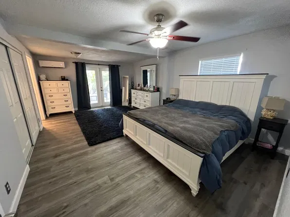 4424 W Wallace Ave, Tampa, FL 33611