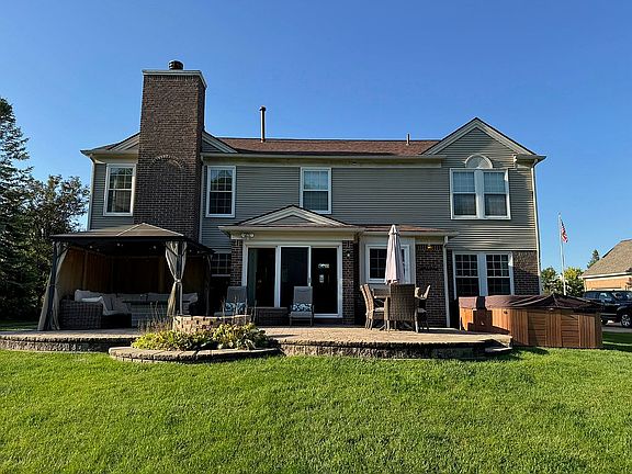 3rd image of 48805 Rockefeller Dr