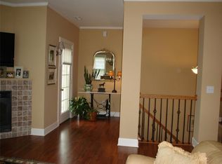 908 Vly Point Dr, Niskayuna, NY 12309