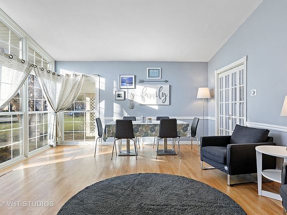 4th image of 200 W Kenilworth Ave