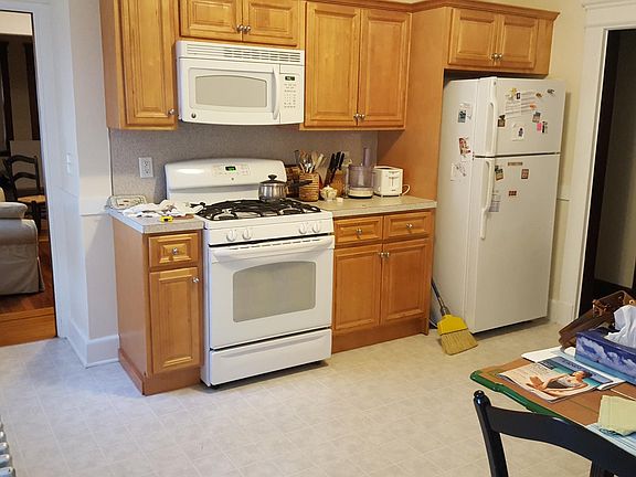 3rd image of 141 W Rock Ave