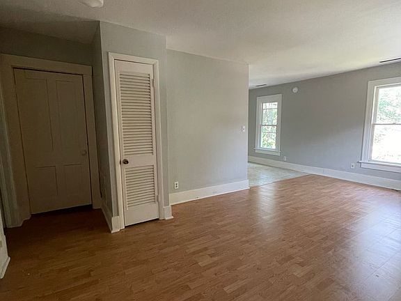 3rd image of 520 State St #2