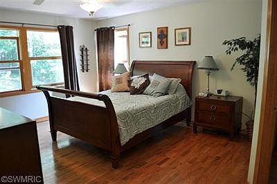 5th image of 7246 Decosta Dr NE