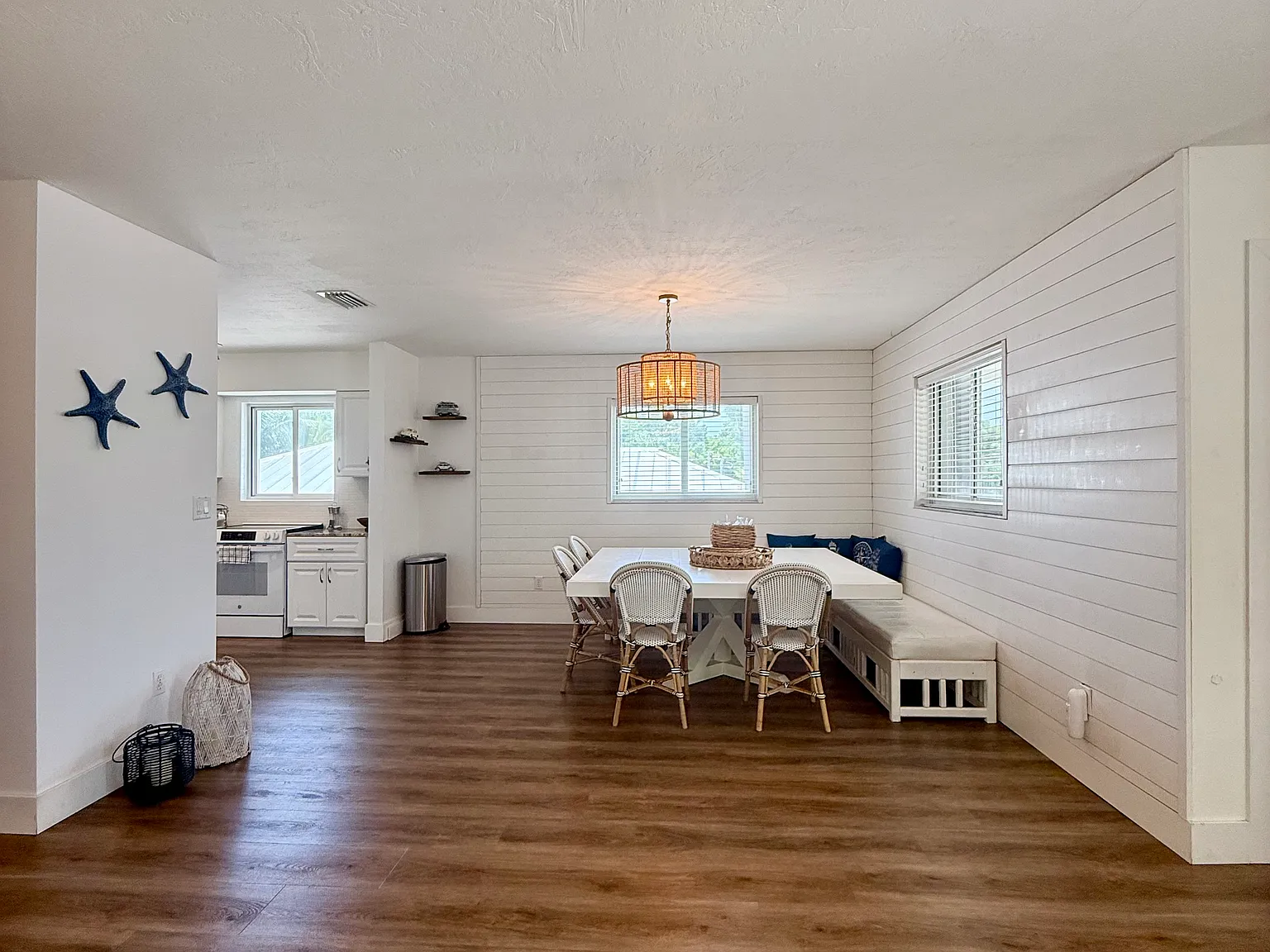 3 bed, 1320 sqft, $3,800 — Photo 4