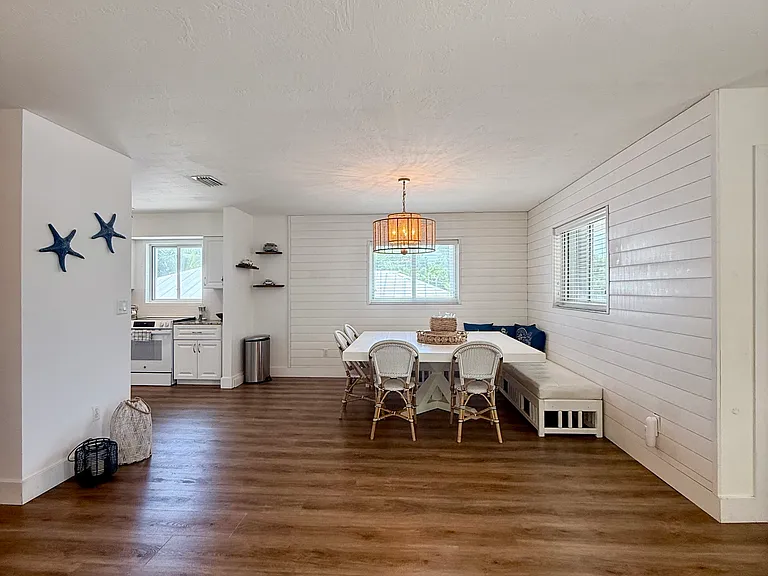 103 Marina Ave — Photo 4