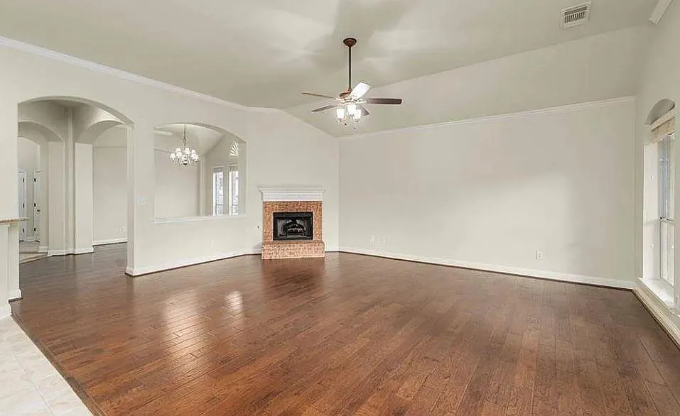 4 bed, 2.5 bath, 3109 sqft, $3,999 — Photo 3