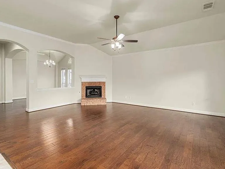 11405 Larue Belle Ln — Photo 3