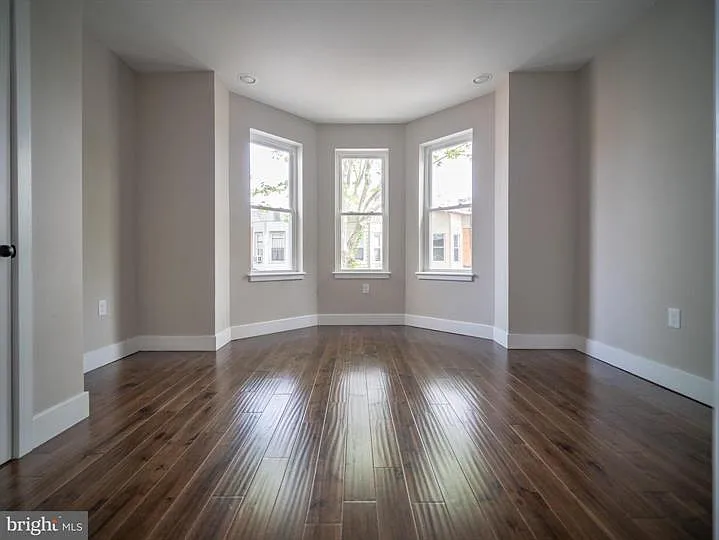 2930 Nicholas St — Photo 10