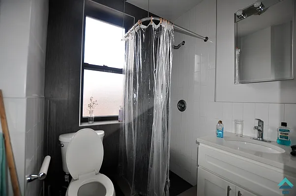 Rented by EXR | media 64