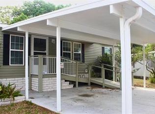 2223 Village Hill Dr, Valrico, FL 33594