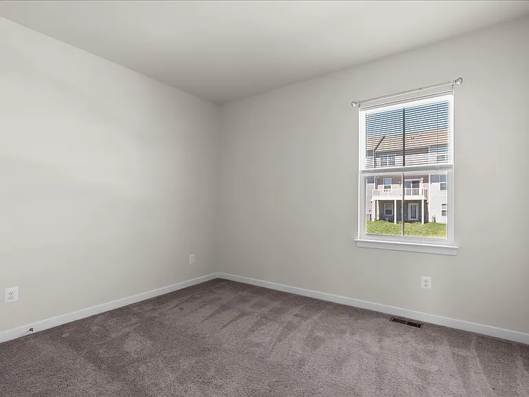 128 Thornton Way — Photo 36