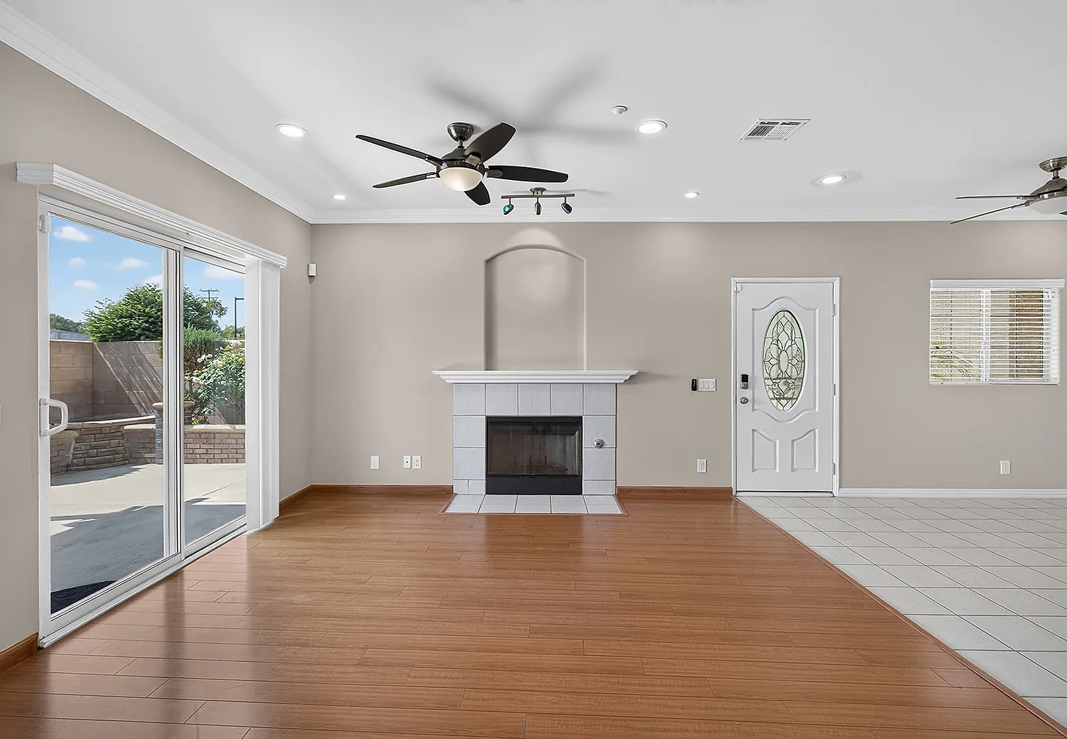 4 bed, 2050 sqft, $4,250 — Photo 2