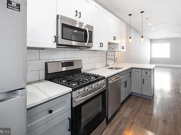 Kitchen (open concept).
