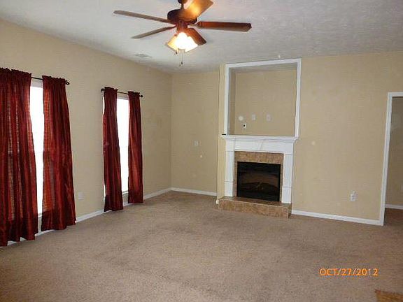 SPACIOUS LIVING RM