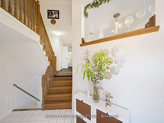 4th image of 27 Suncrest Dr