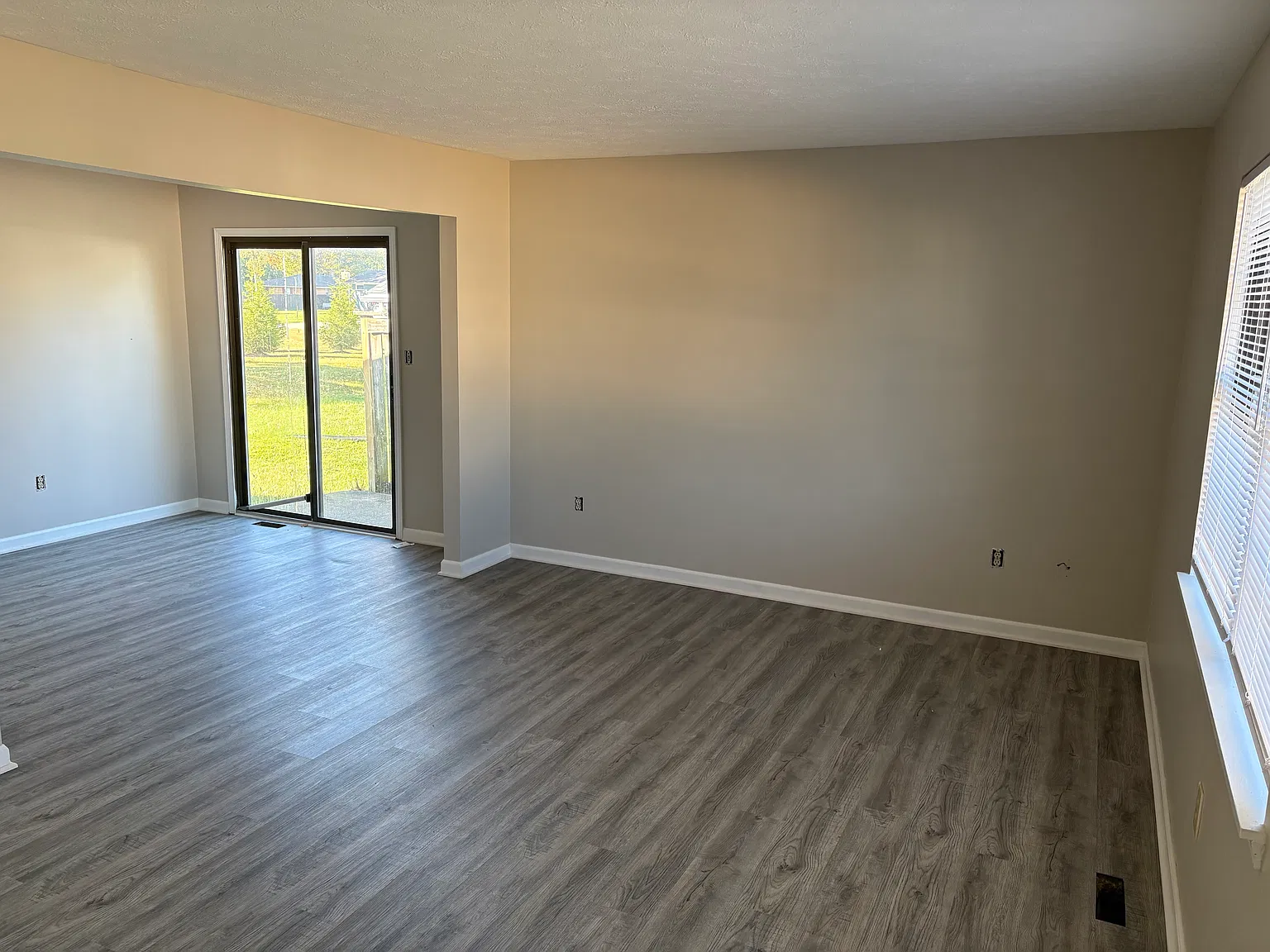 2 bed, 1.5 bath, 950 sqft, $1,275 — Photo 4