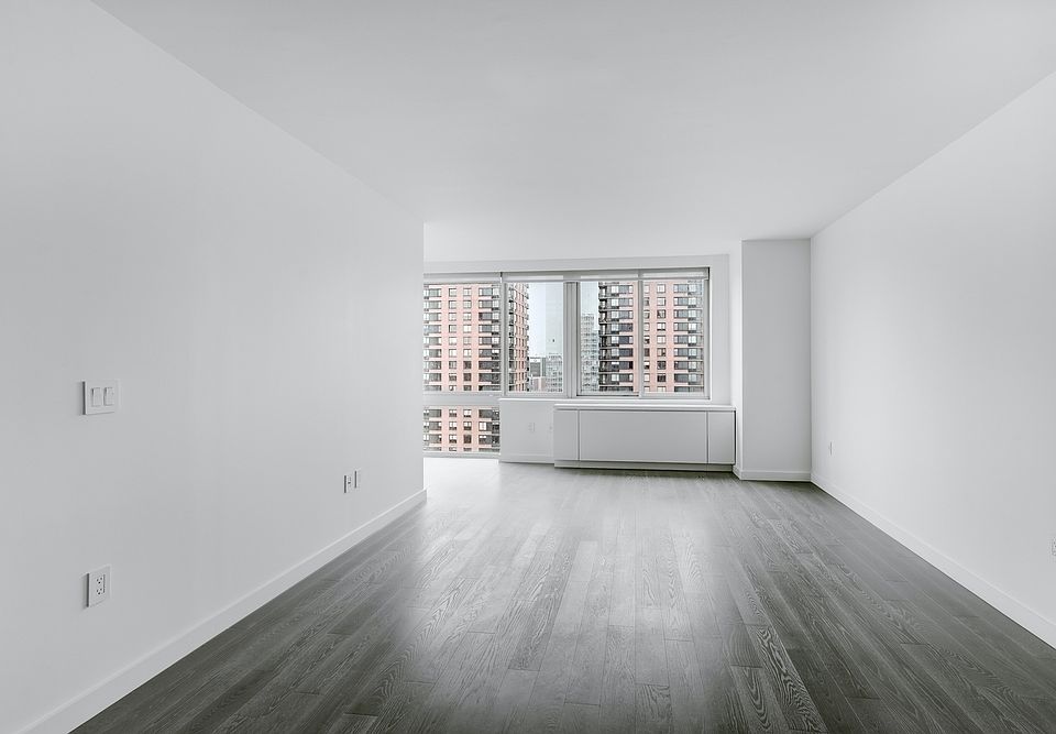 1st image of 101 W End Ave APT 17C