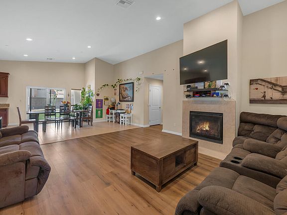 5th image of 43725 Byron Dr