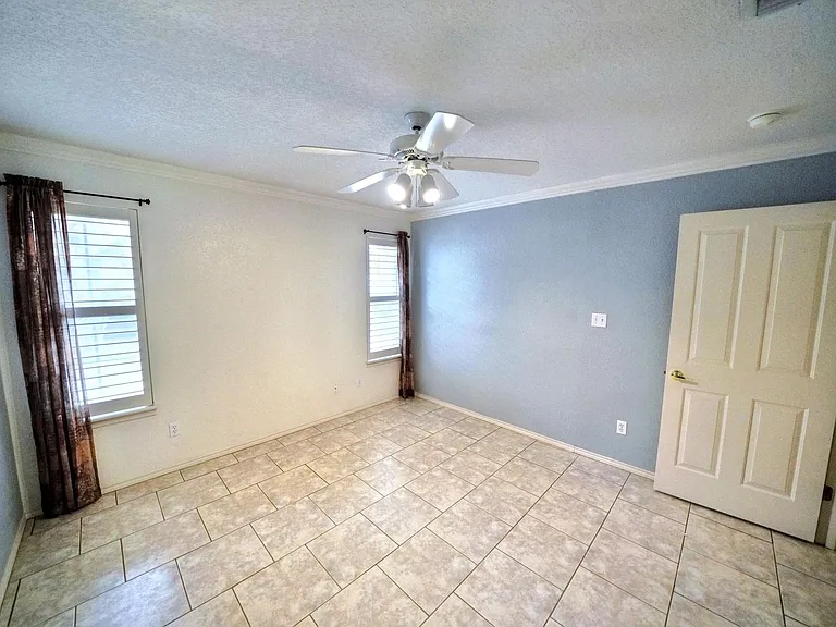 1508 Mount Laurel — Photo 43