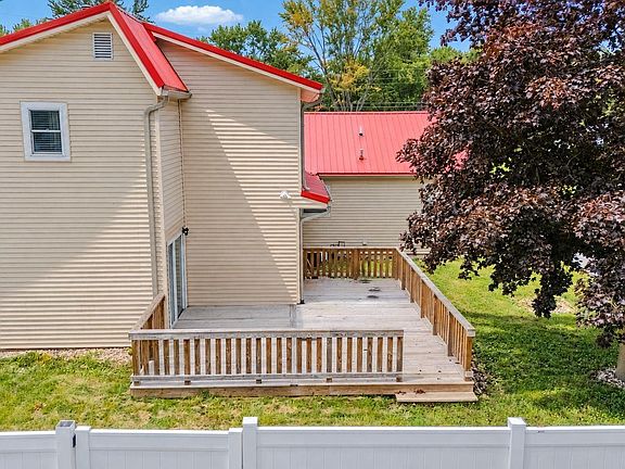 3rd image of 665 Linlawn Dr