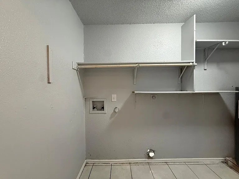 1311 Hortencia Ave #B — Photo 6