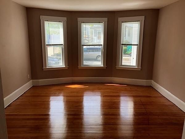 1st image of 27 Vassall St #1