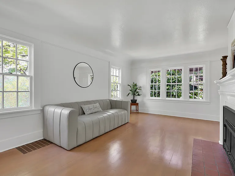 2260 E 15th Ave — Photo 30