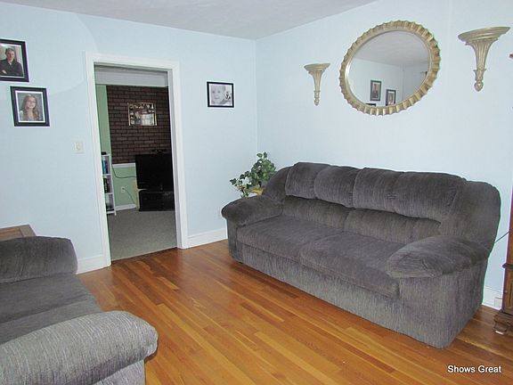 2nd image of 2620 Mansfield St NE