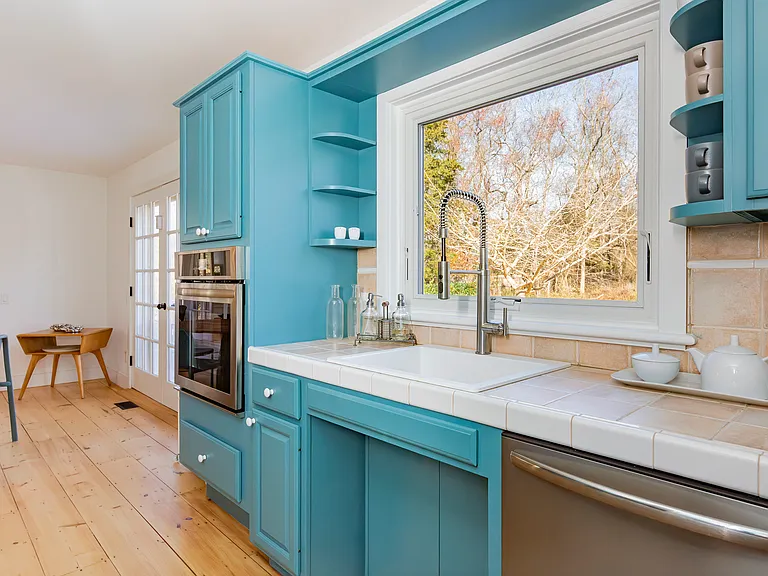 212 Meadows W — Photo 12