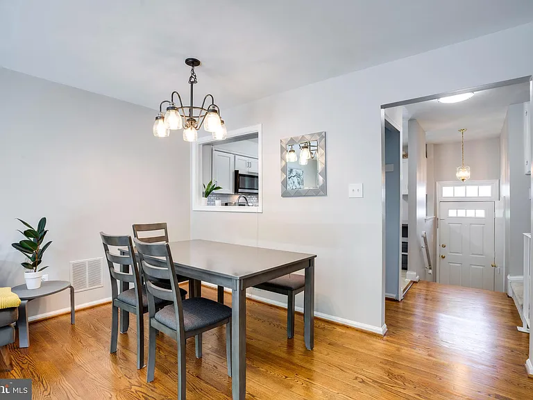 8657 Dellway Ln — Photo 4