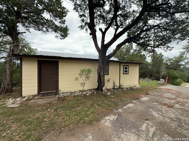 1st image of 184 PARADISE LN