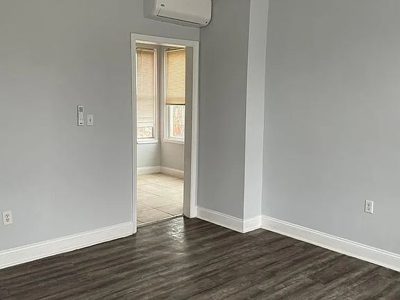 2nd image of 3223 Turner St #3225