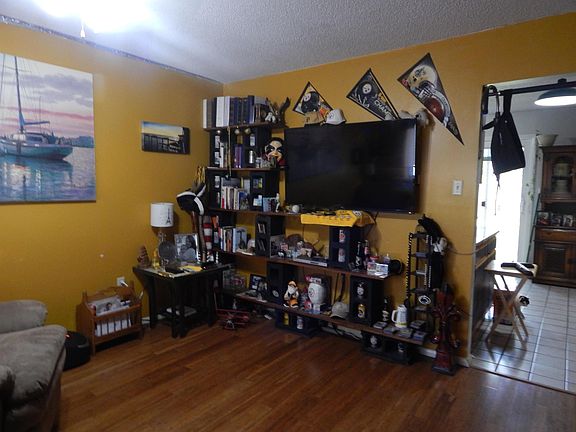 4th image of 6397 Firethorn Ave