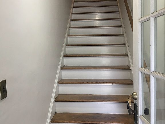 4th image of 703 E Watauga Ave APT 3