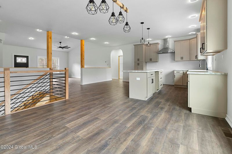 5th image of 250 Marpe Road
