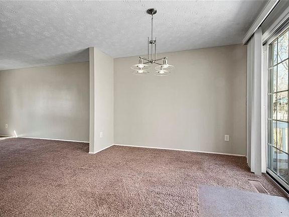 4th image of 1420 Castillion Dr NE