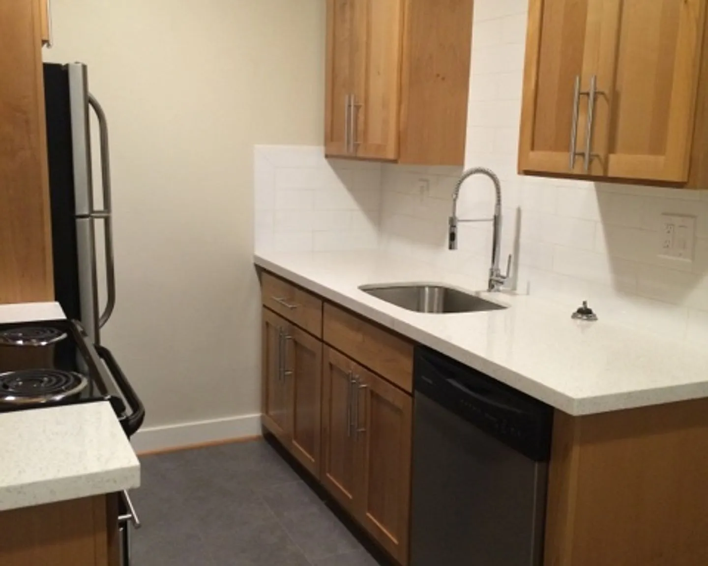 Lombardy Apartments — Photo 1