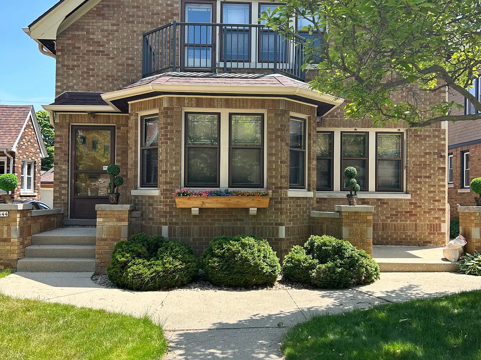 2 bed, 1350 sqft, $2,400 — Photo 1