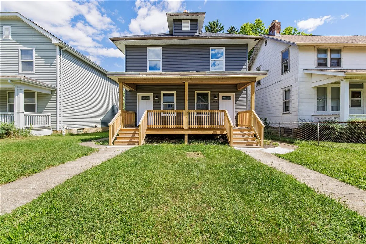 3 bed, 1.5 bath, 1350 sqft, $1,450 — Photo 1