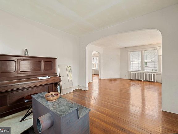 5th image of 4009 35th St