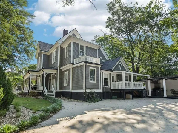 207 E Hightower Trl, Social Circle, GA 30025