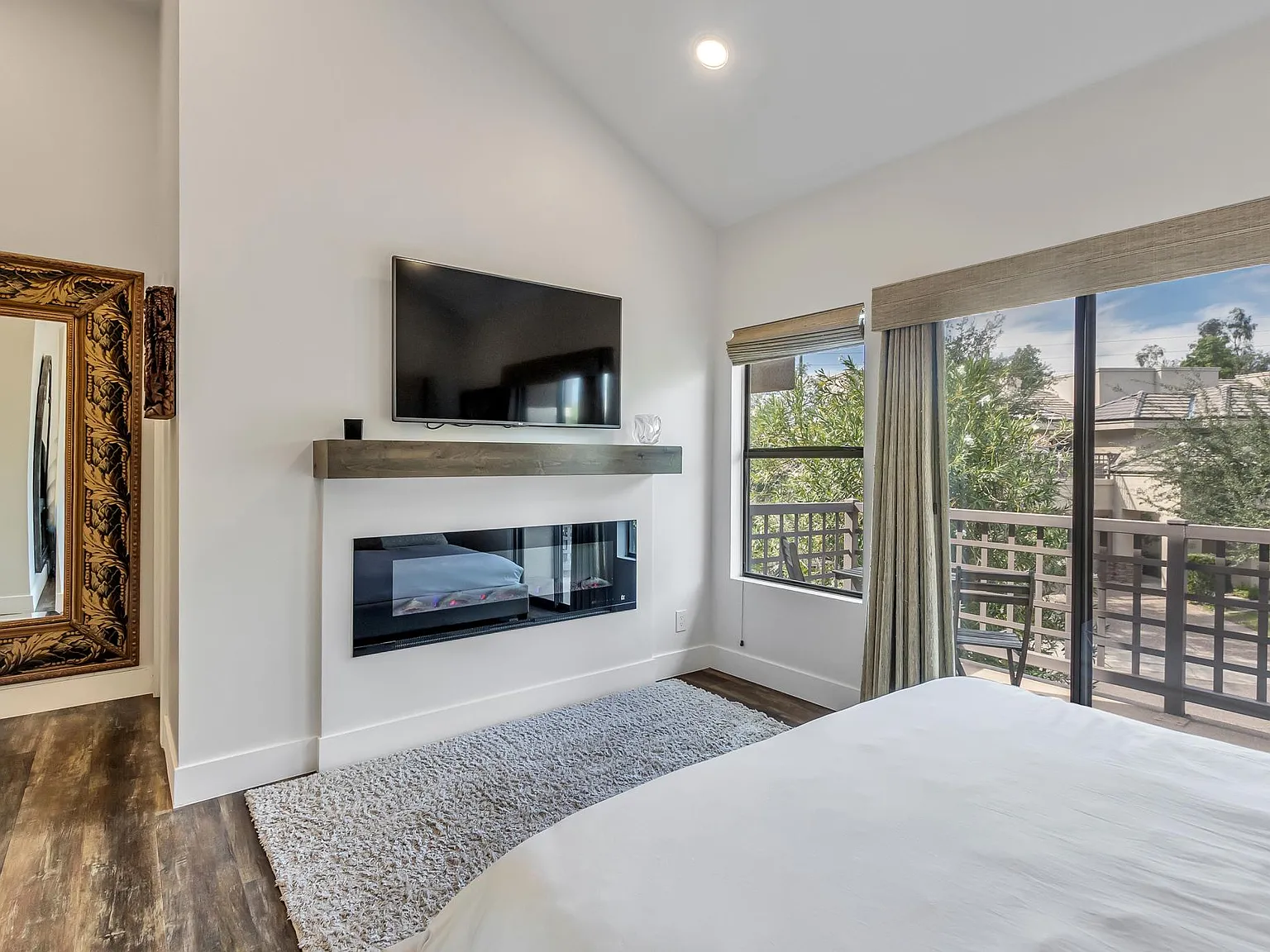 2 bed, 1417 sqft, $3,900 — Photo 1
