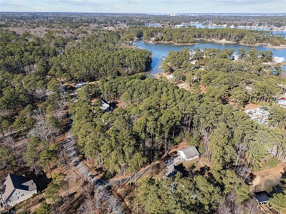 3rd image of 713 Ship Point Rd