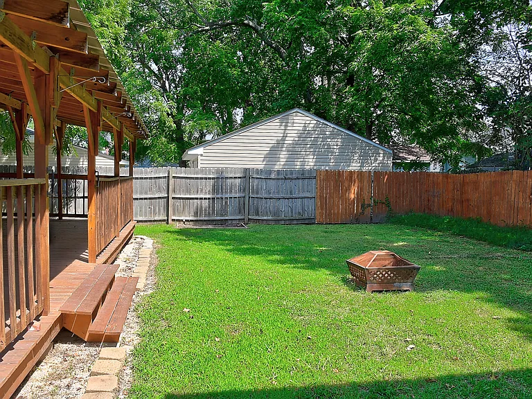 309 Beck St — Photo 45